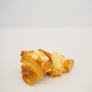 Croissant de pernil i formatge (bikini) 90 g